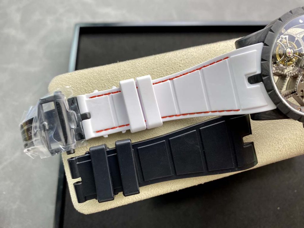 高仿 Roger Dubuis 羅傑杜彼 Excalibur 碳纖維材質陀飛輪手錶 DBEX057￥4580-復刻羅傑杜彼
